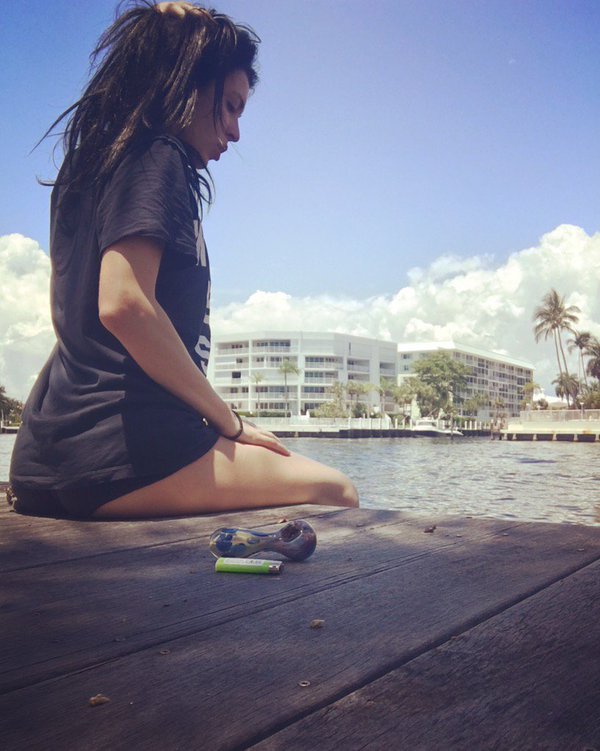 [Image: Aiden-Ashley-topless-naked-nude_3.jpg]