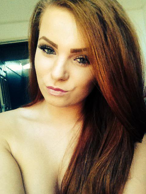 [Image: Alana-Jaine-naked-selfie_11.jpg]