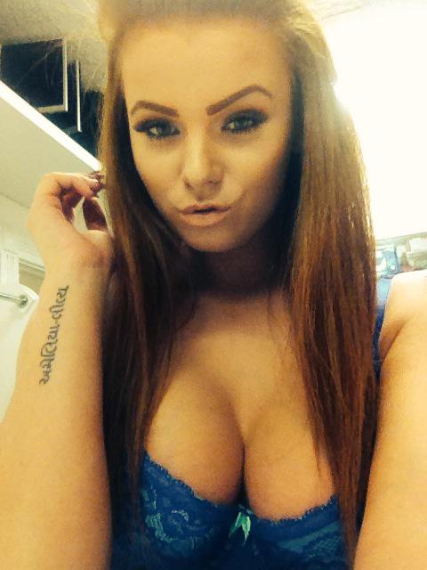 [Image: Alana-Jaine-naked-selfie_12.jpg]