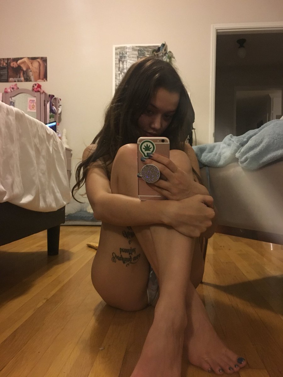 [Image: AlexDeLaFlor_6.jpg]