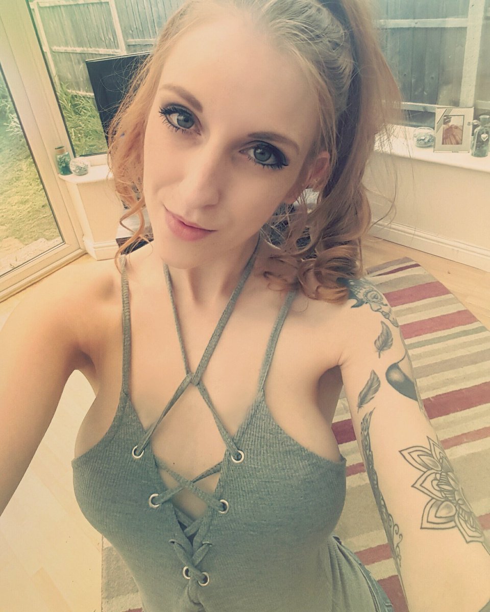 [Image: Alexaredxxx.jpg]