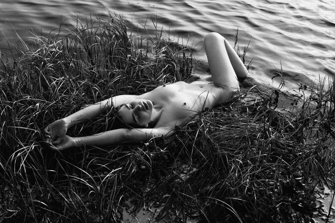 [Image: Ali-Michael-topless-naked-nude_15.jpg]