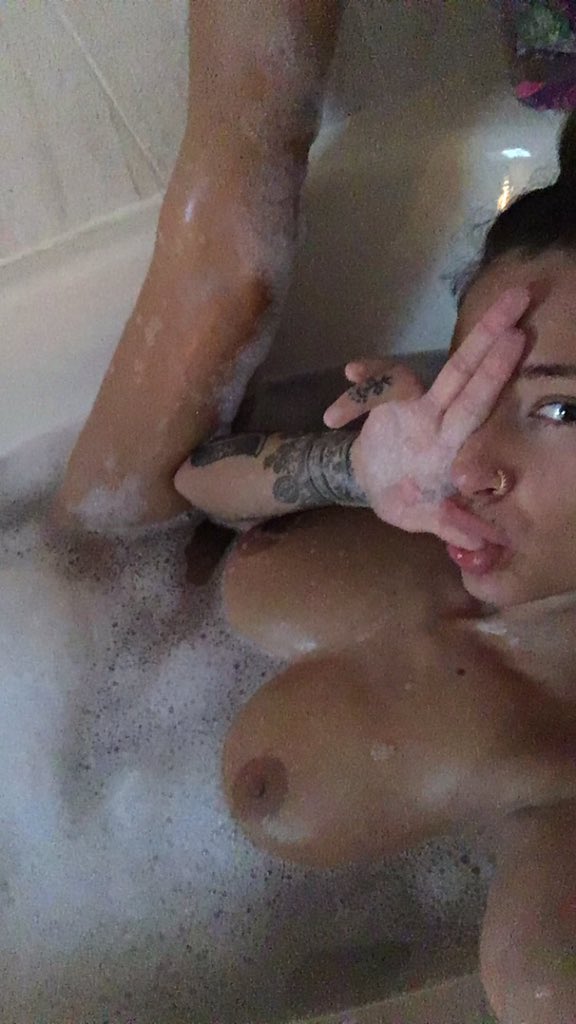 [Image: Alice0Sey.jpg]