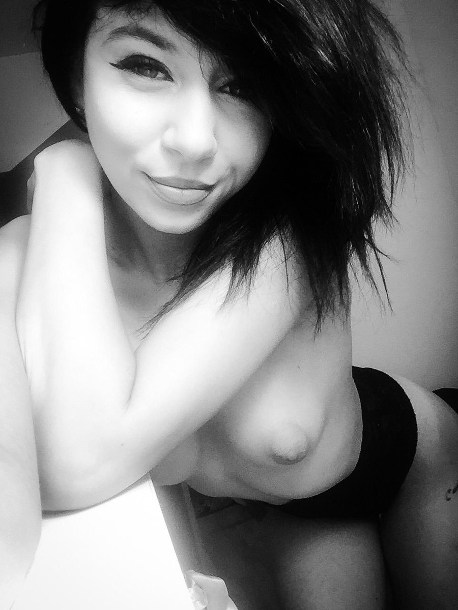 [Image: AllysonReed0.jpg]