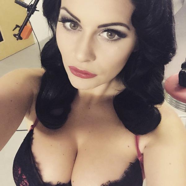 [Image: AmyluBennett_1.jpg]