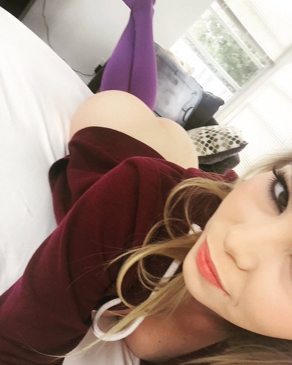 [Image: Angel-Smalls-topless-naked-nude_12.jpg]