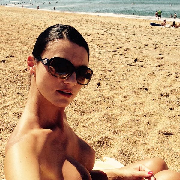 [Image: AniaKinski_57.jpg]