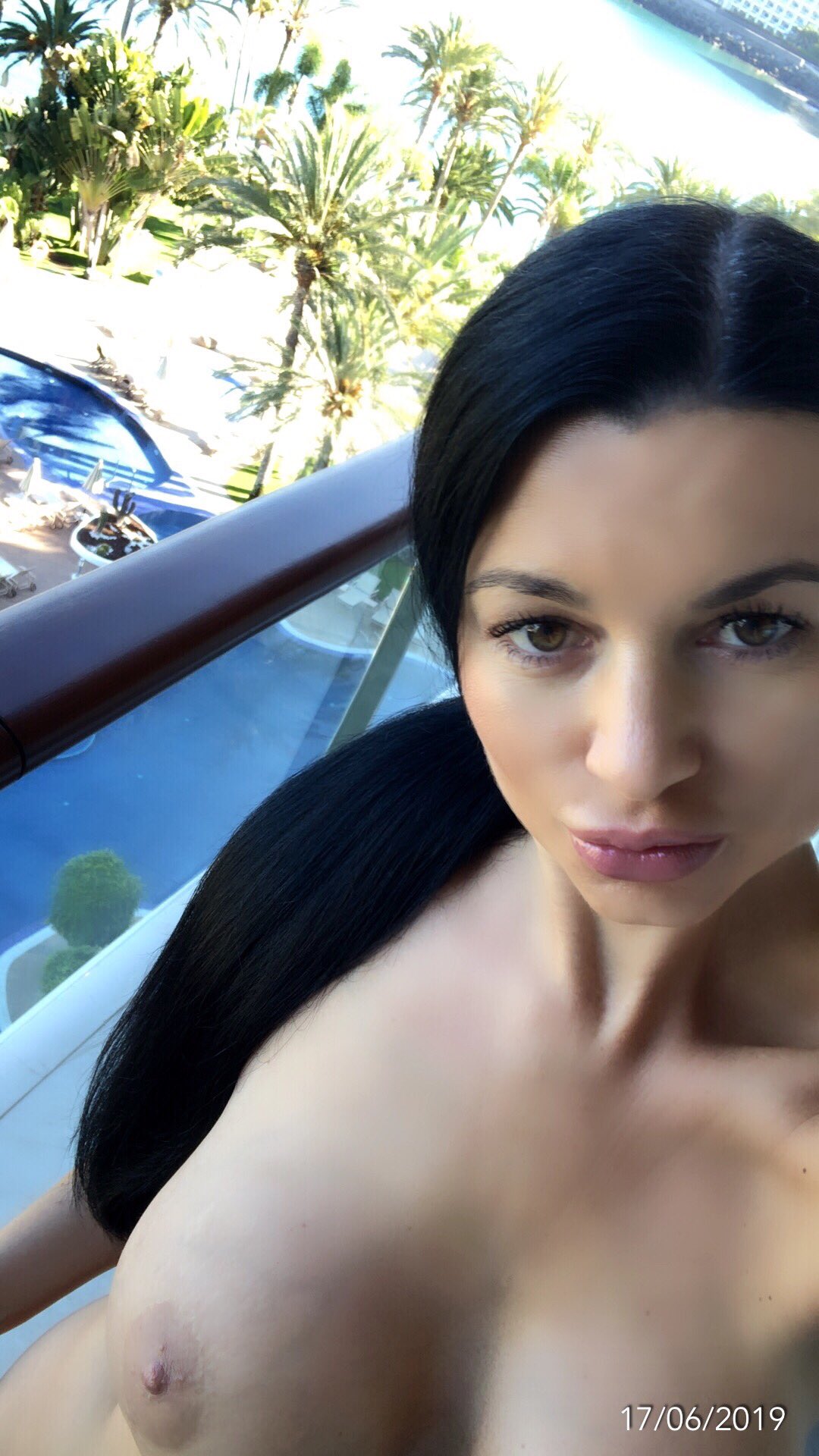 [Image: AniaKinski_6.jpeg]