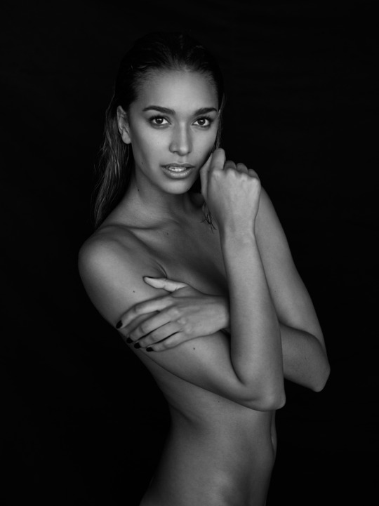 [Image: April-Love-Geary-topless-naked-nude_2.jpg]