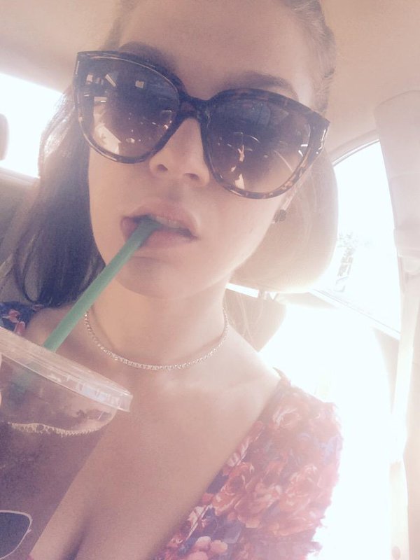 [Image: April-Snow-naked-selfie_6.jpg]