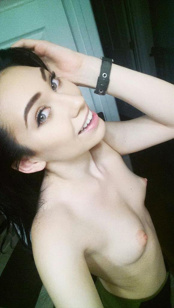 [Image: Aria-Alexander-topless-naked-nude_27.jpg]