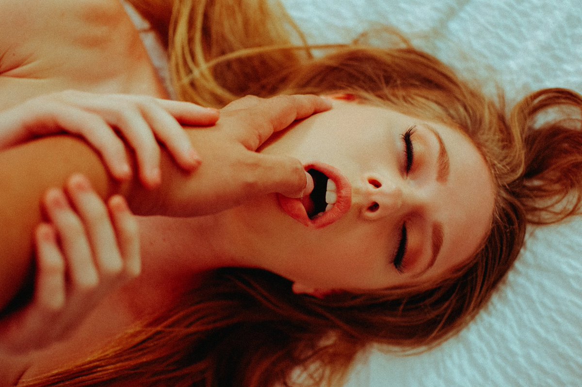 [Image: AshleyLaneXXX_3.jpg]