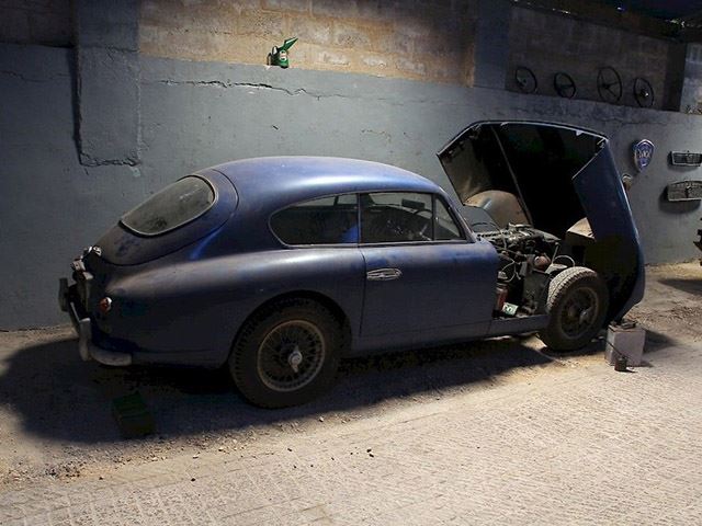 [Image: Aston-Martin-DB2_3.jpg]