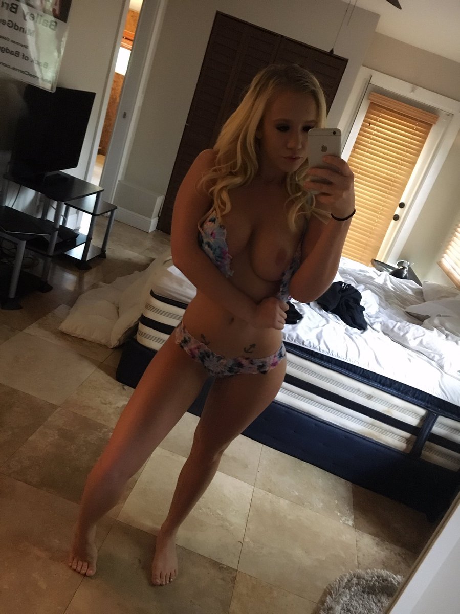 [Image: BaileyBrookeCam_4.jpg]