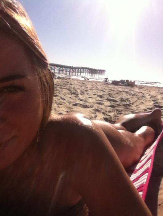 [Image: Blair-Williams-topless-naked-nude.jpg]