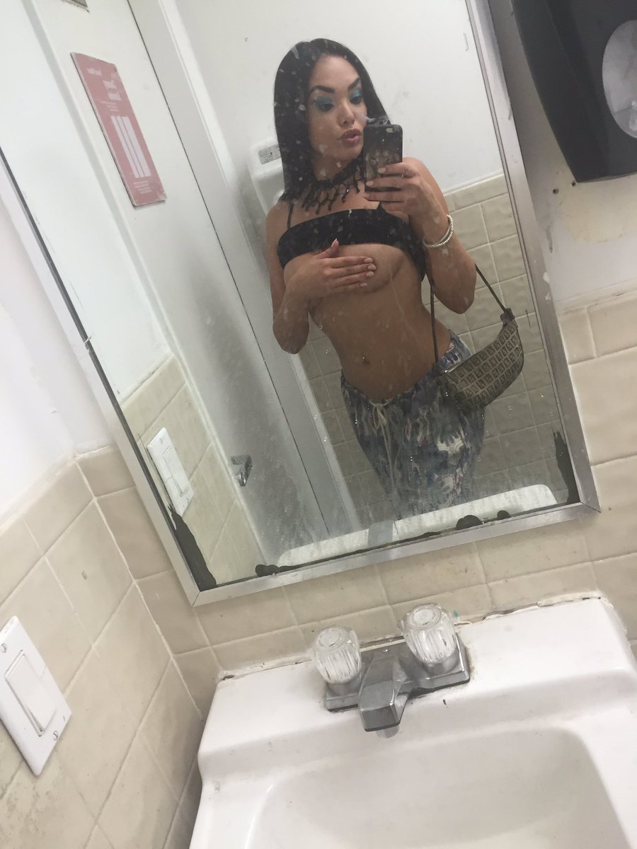 [Image: Bookselenaxxx_2.jpg]