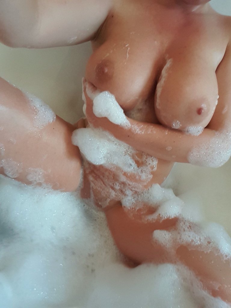 [Image: BrandiFoxUK_8.jpg]