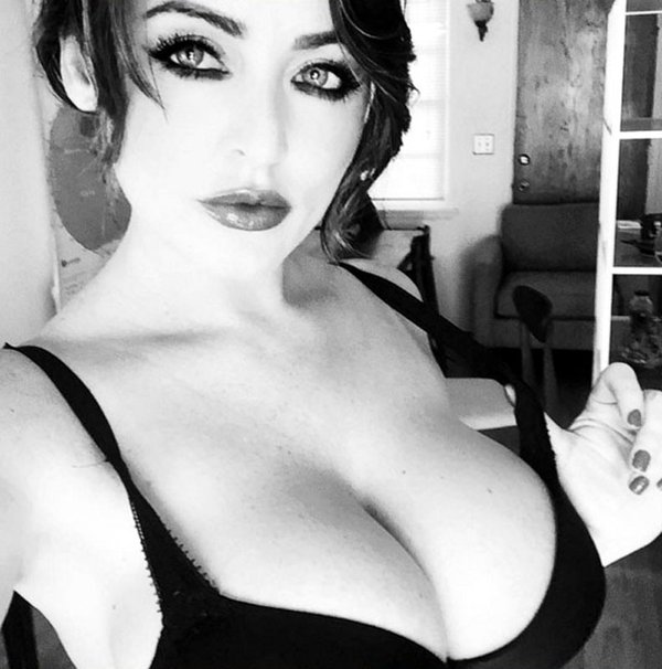 [Image: CgUElxpXIAApCJy_1.jpg]