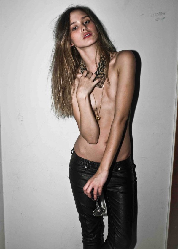 [Image: Charlotte-Ley-topless-naked-nude_2.jpg]