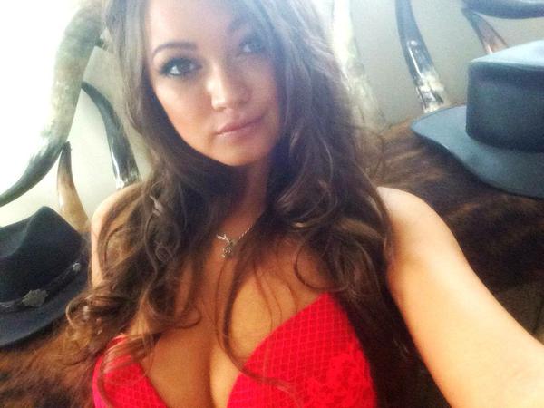 [Image: Chelsiearyn.jpg]