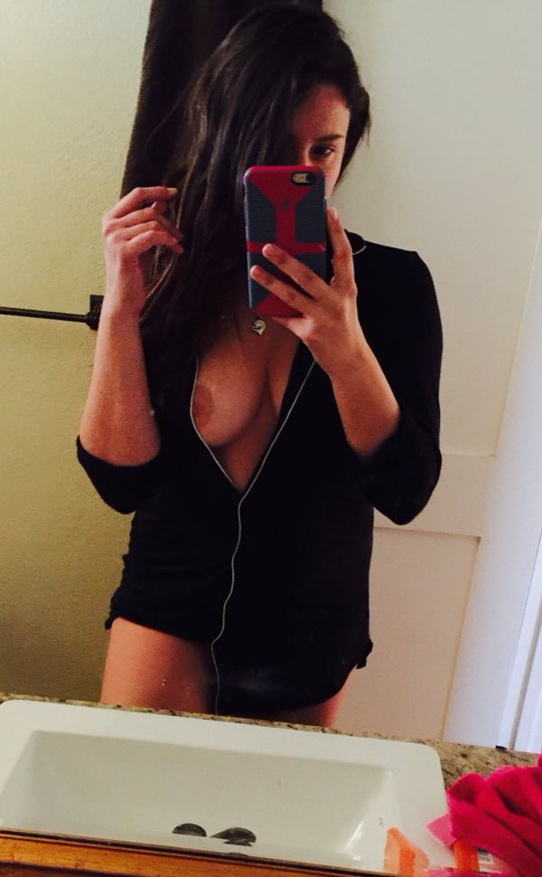 [Image: Colie-Jacks-topless-naked-nude_10.jpg]