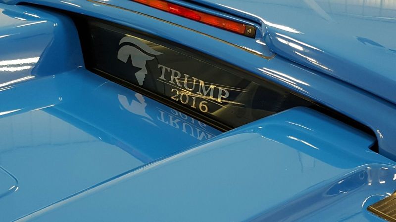 [Image: Donald-Trump-Lamborghini-Diablo.jpg]