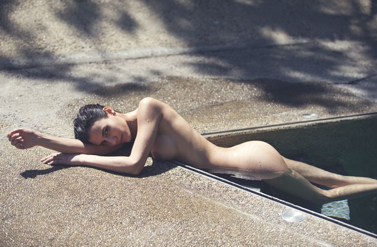 [Image: Elisa-Meliani-topless-naked-nude_1.jpg]