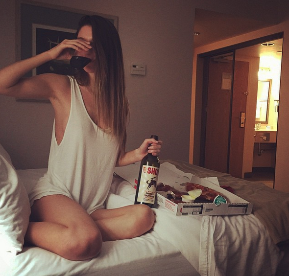 [Image: Elizabeth-Elam-topless-naked-nude_4.png]