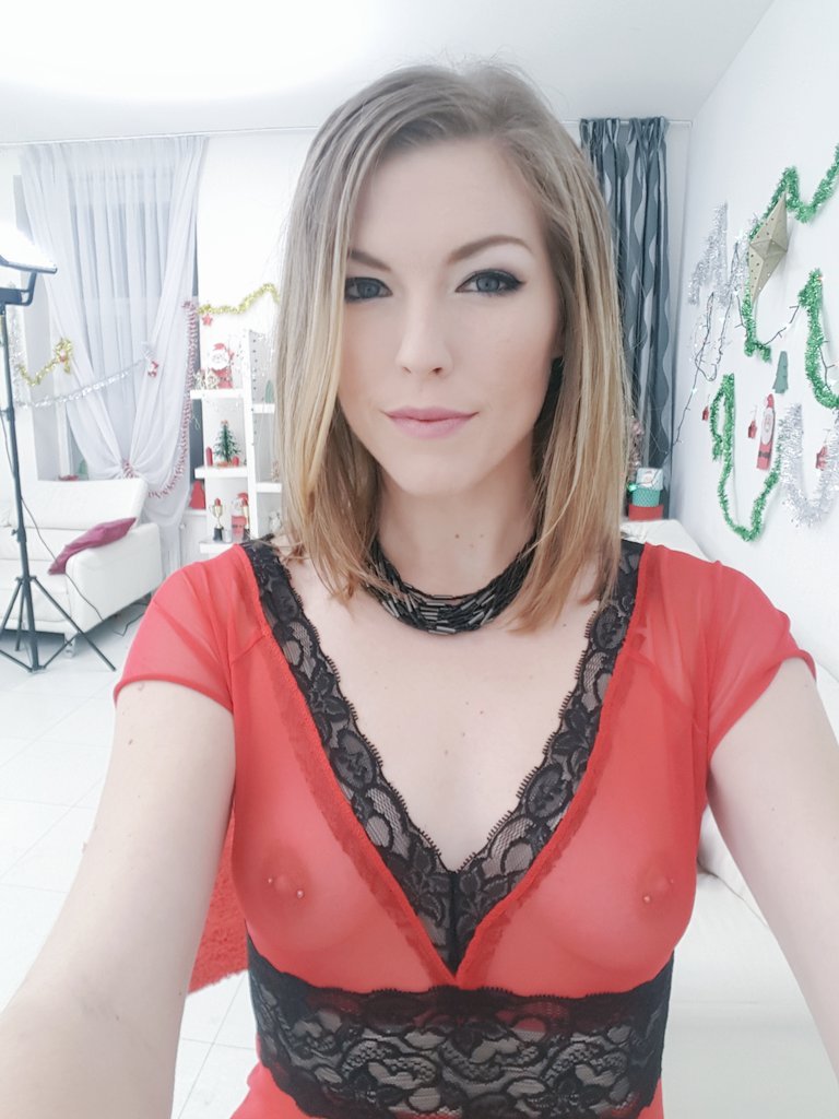 [Image: Ella-Nova-topless-naked-nude_11.jpg]