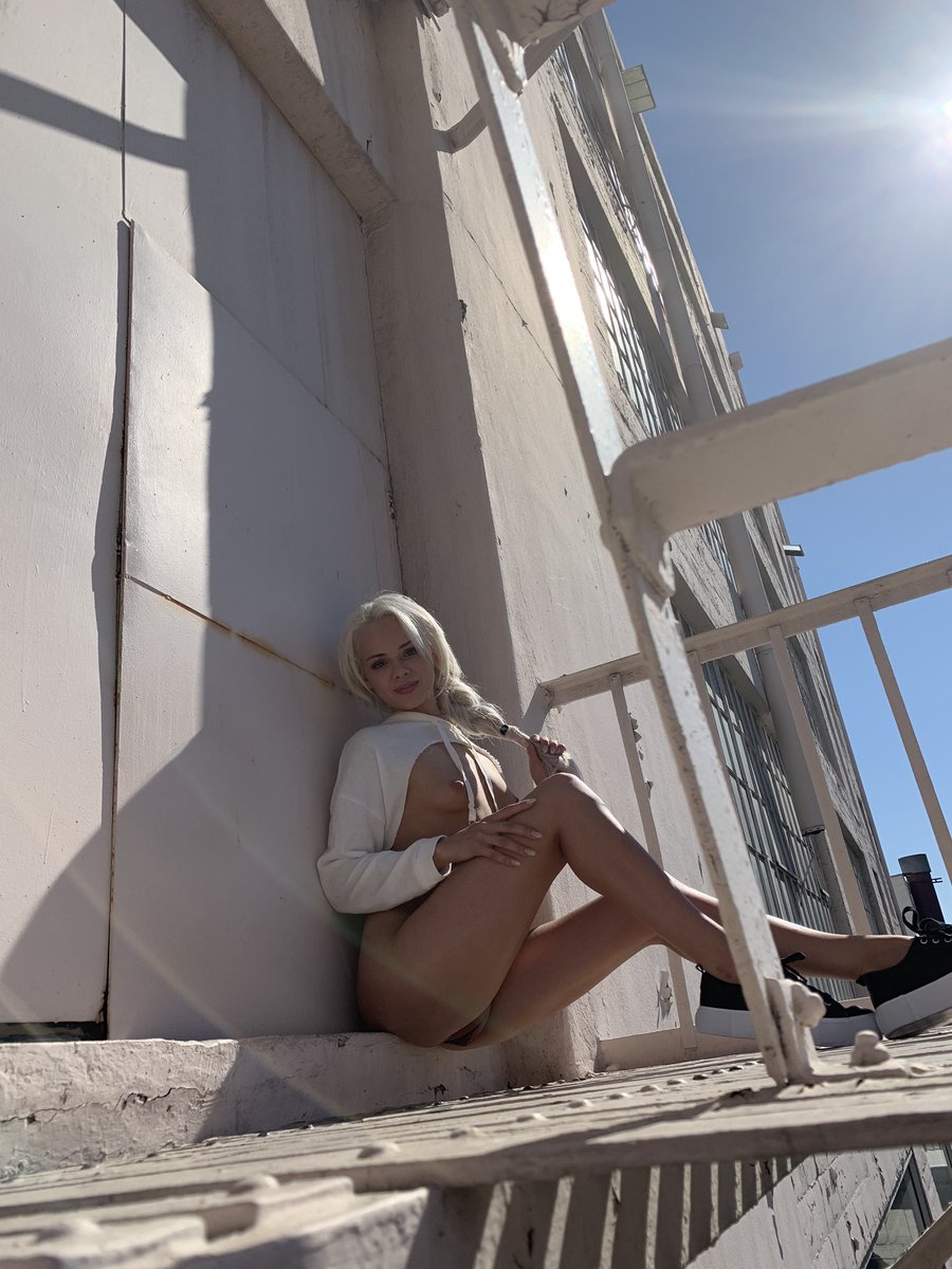 [Image: ElsaJeanxxx_4.jpg]