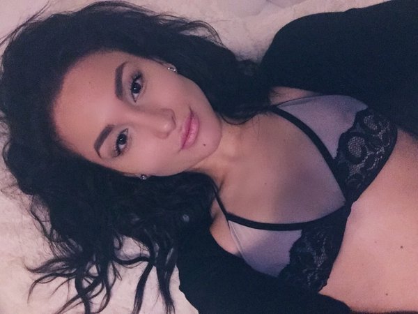 [Image: Gabi-Paltrova-topless-naked-nude_17.jpg]