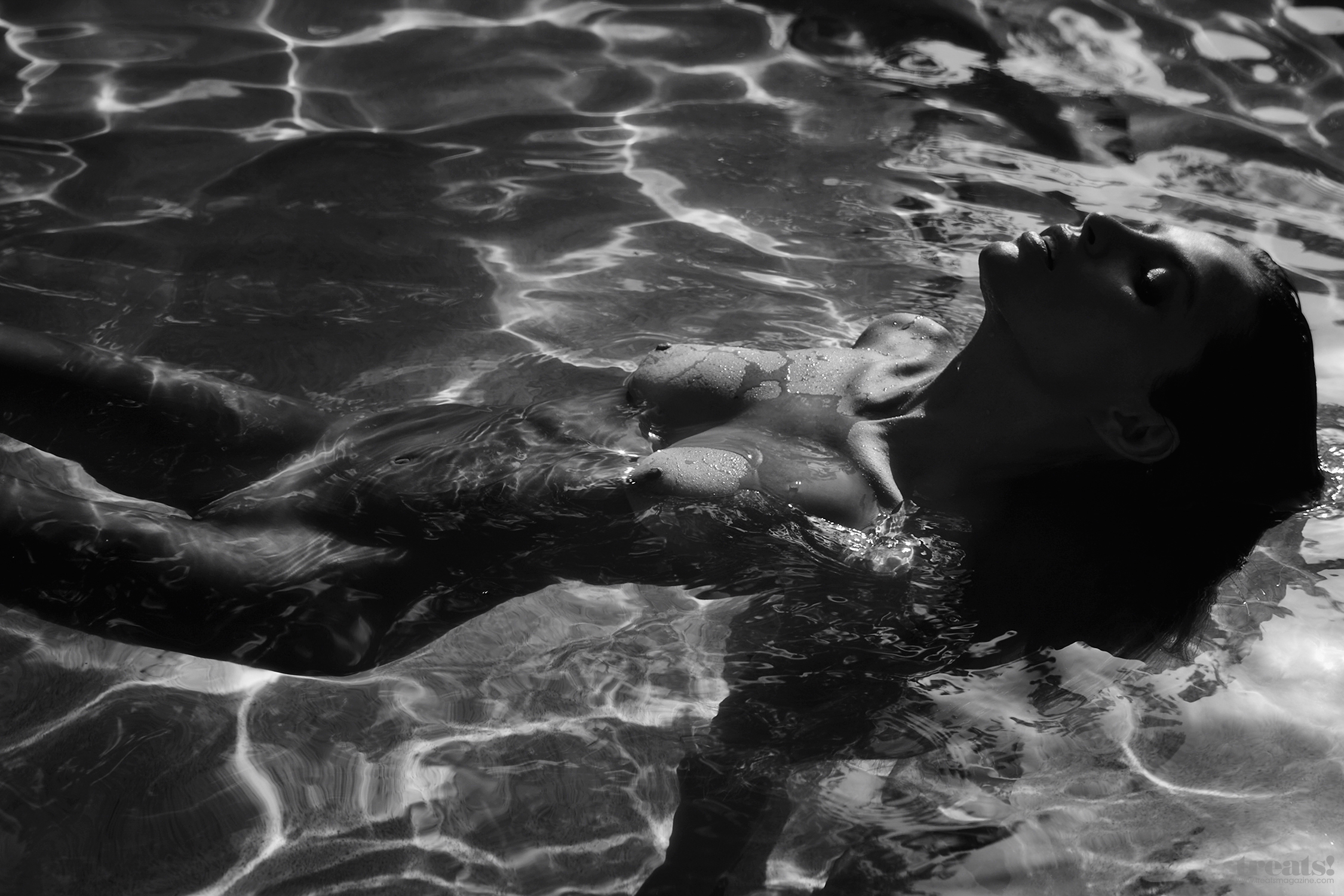 [Image: Gabriela-Cruz-Topless-Naked-Nude_9.jpg]