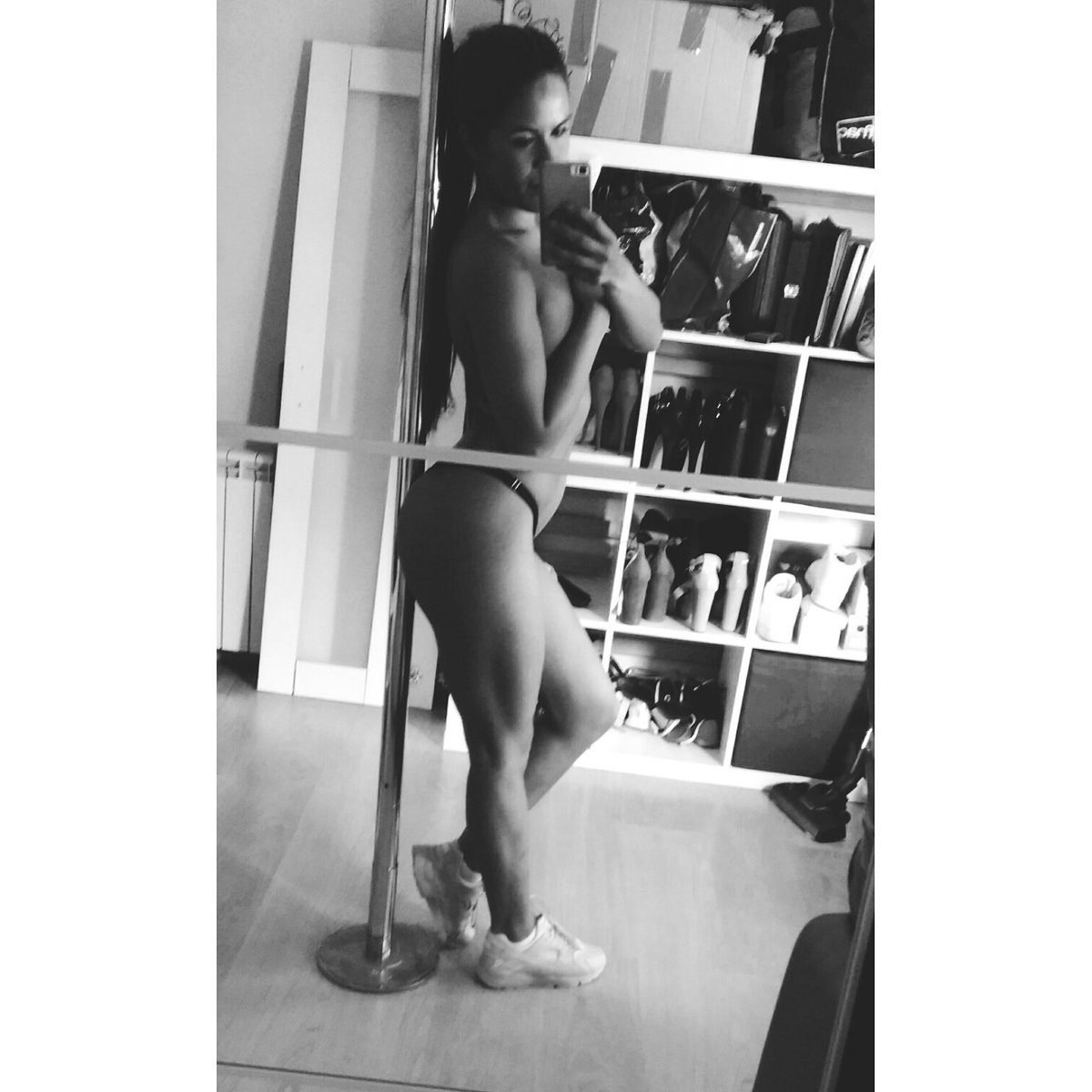 [Image: Galabrownx_1.jpg]