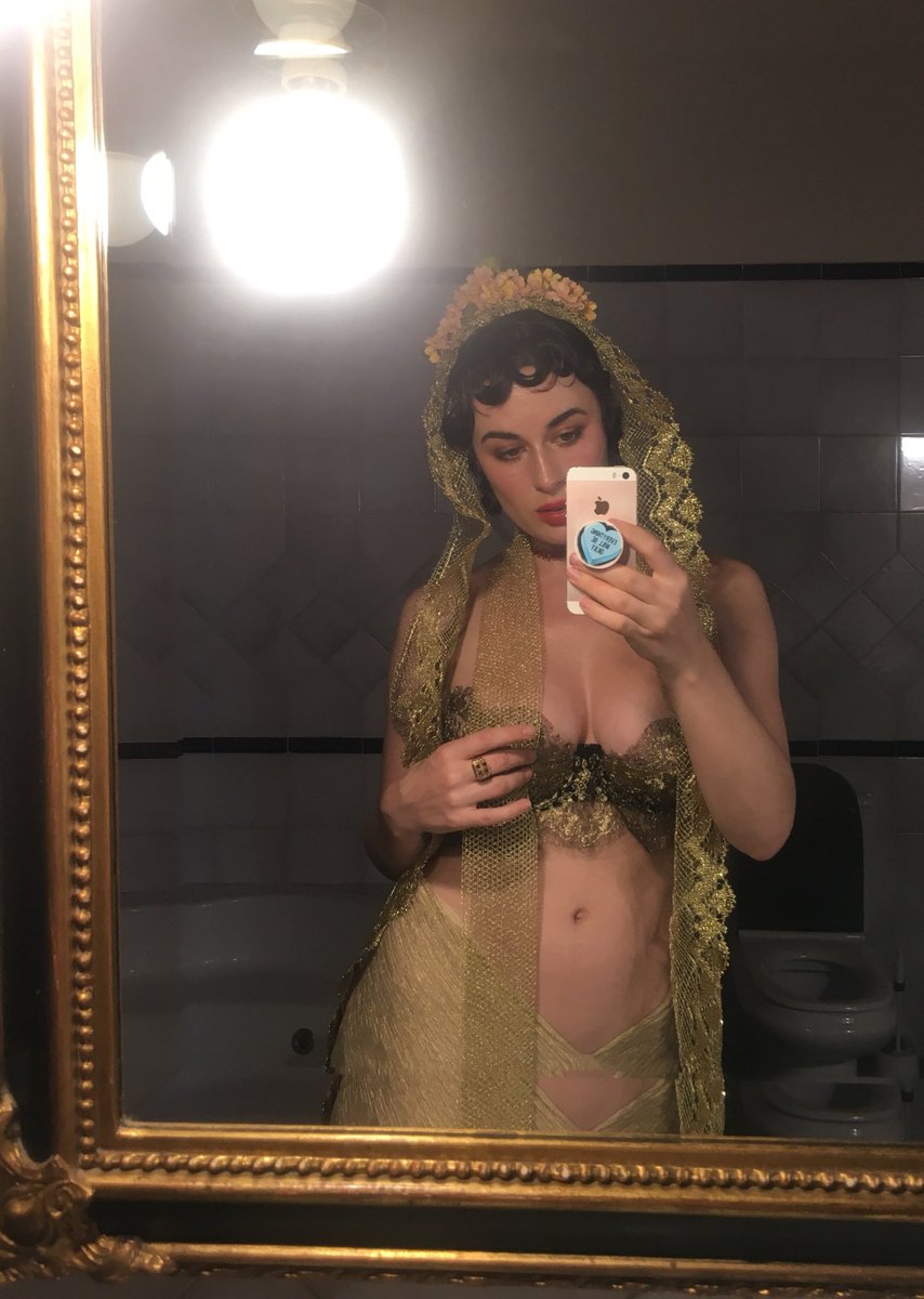 [Image: GlassOlive_5.jpg]