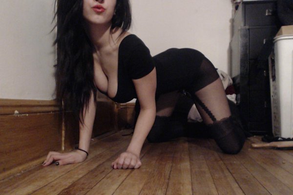 [Image: Harlee-Specter-topless-naked-nude_2.jpg]