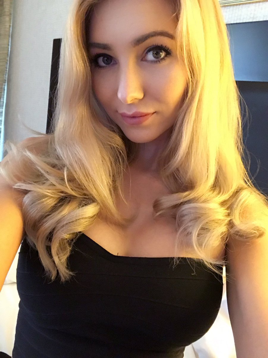 [Image: HarliLott_6.jpg]