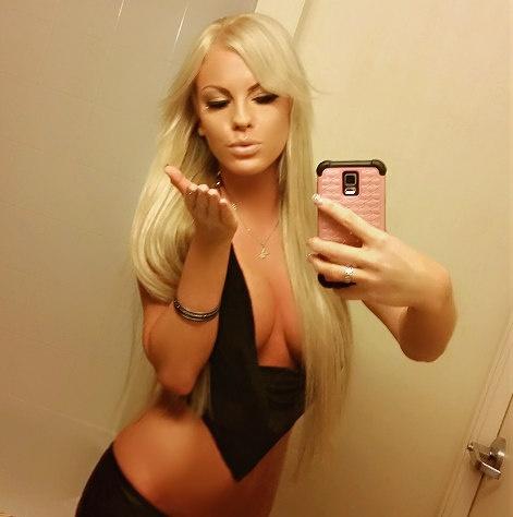 [Image: Ivy-Ferguson-sexy-selfie_11.jpg]