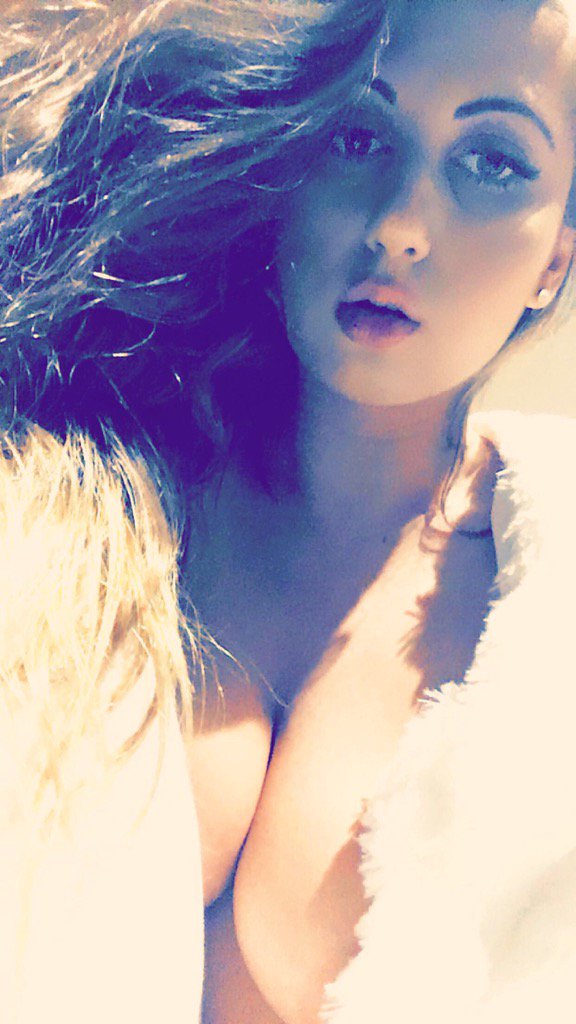 [Image: Ivy-Rose-topless-naked-nude_3.jpg]