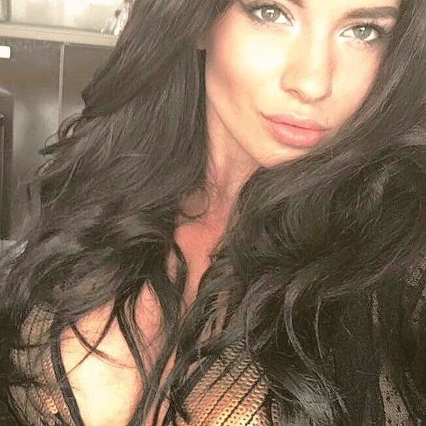 [Image: JenJonesModel.jpg]