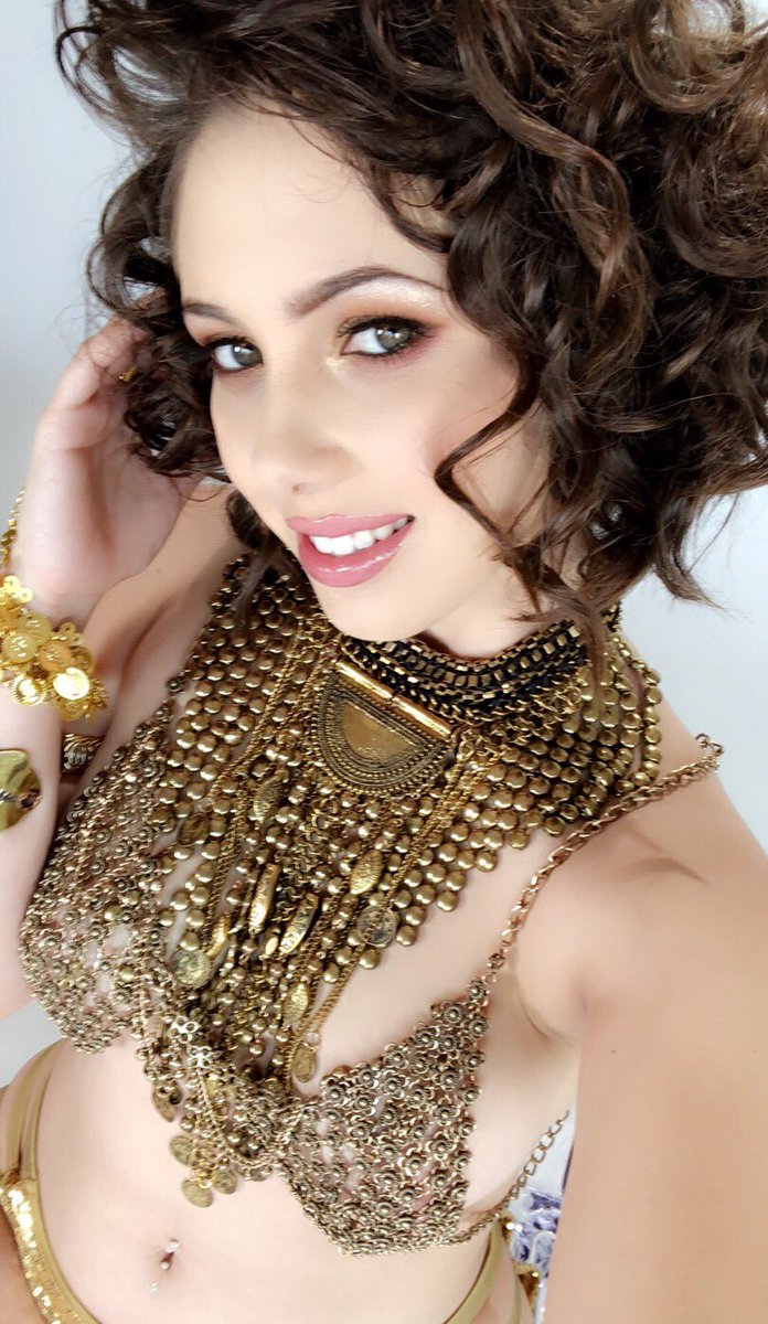 [Image: JennaSativa_27.jpg]