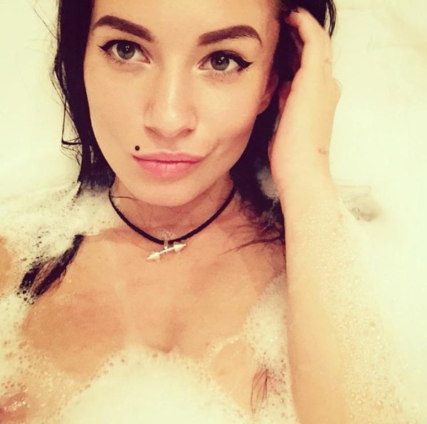 [Image: Jennifer-J-topless-naked-nude_11.jpg]