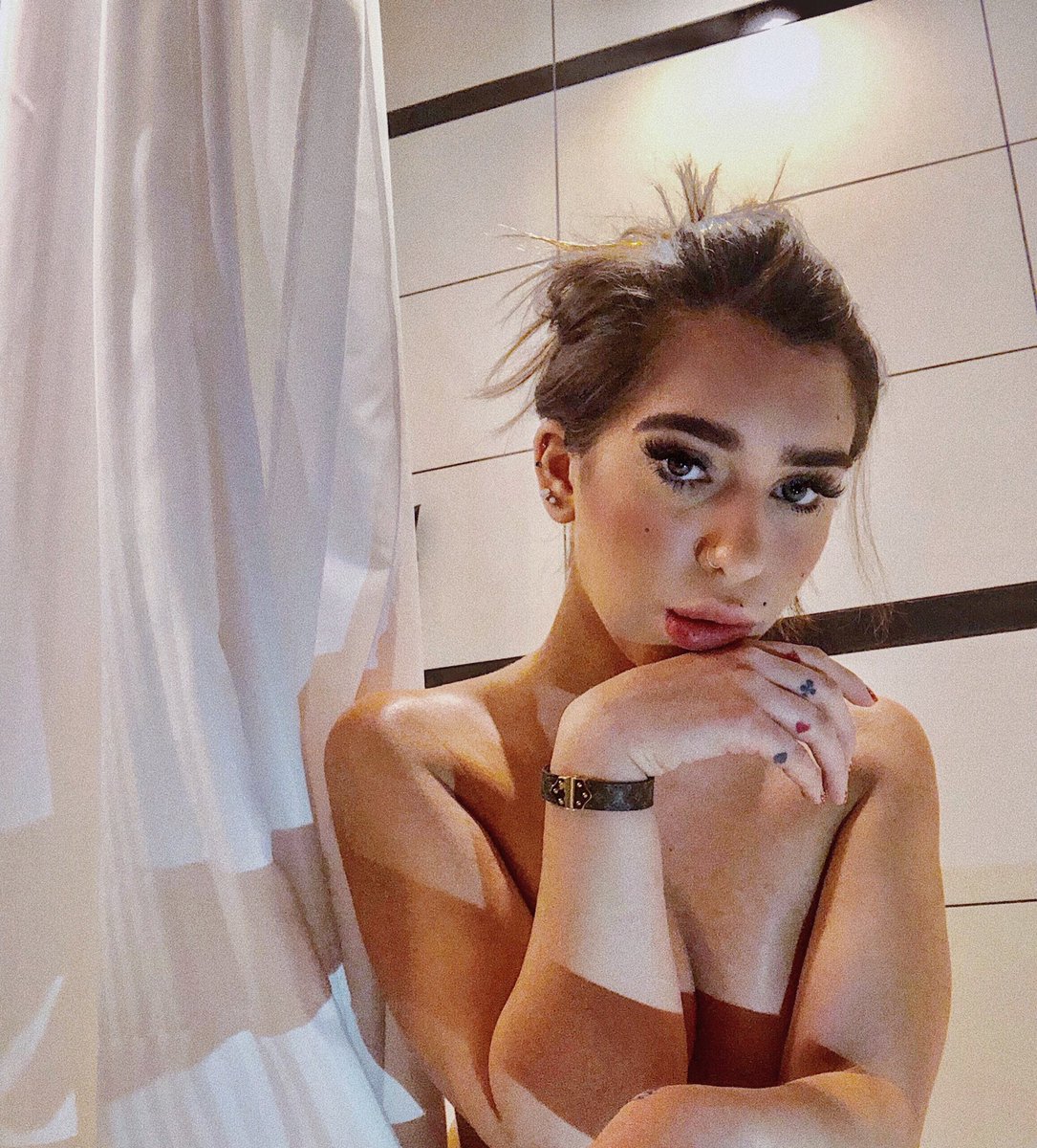 [Image: JoselineKellyx_27.jpg]