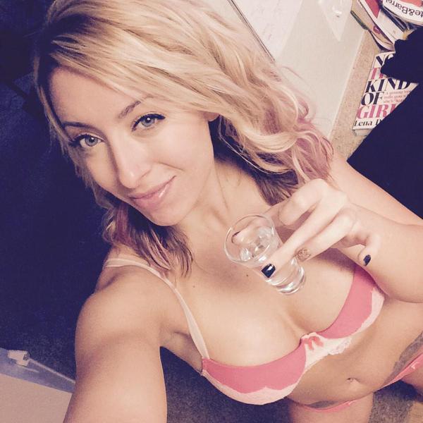 [Image: Joyce-Smith-naked-selfie.jpg]