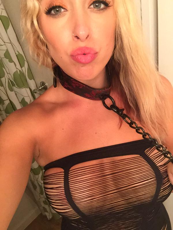 [Image: Joyce-Smith-naked-selfie_13.jpg]