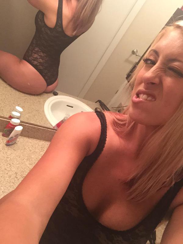 [Image: Joyce-Smith-naked-selfie_9.jpg]