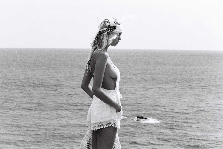 [Image: Julia-Almendra-topless-naked-nude_10.jpg]