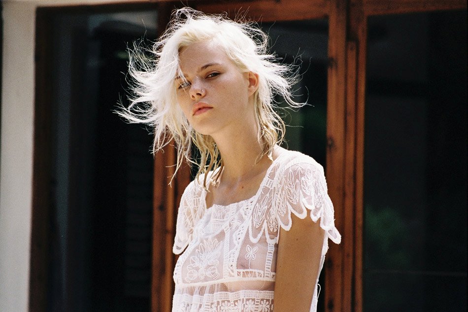 [Image: Julia-Almendra-topless-naked-nude_12.jpg]