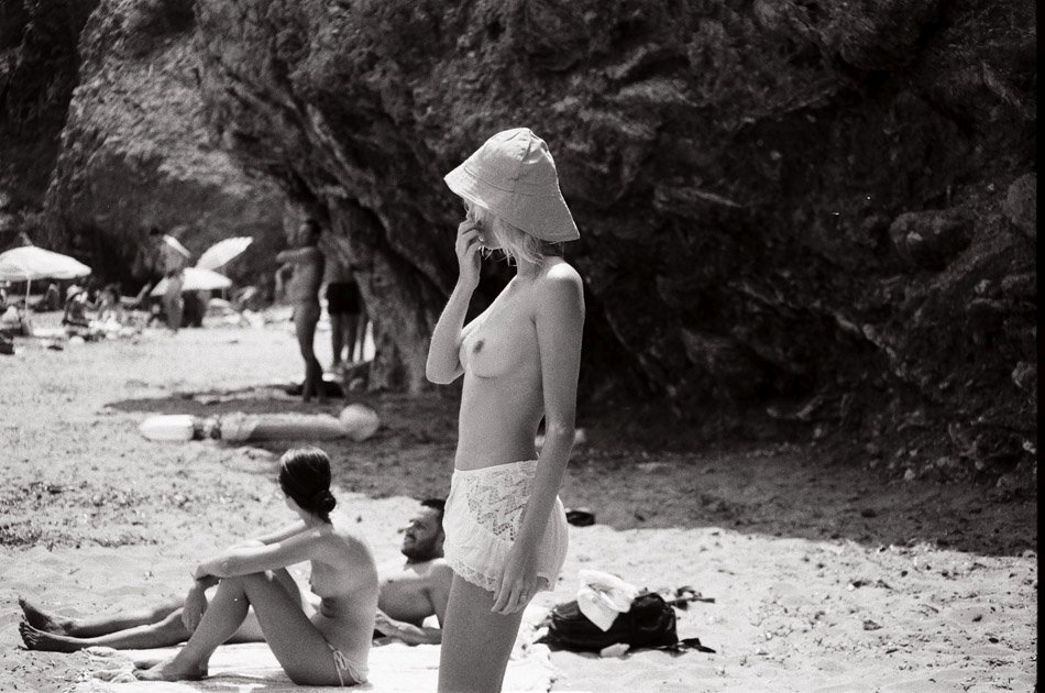 [Image: Julia-Almendra-topless-naked-nude_20.jpg]