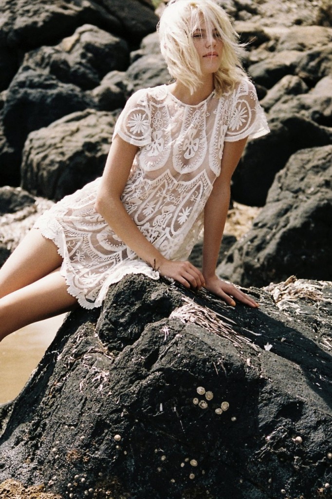 [Image: Julia-Almendra-topless-naked-nude_5.jpg]