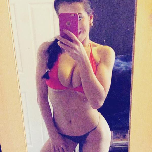 [Image: Katie-Salmon-naked-selfie_21.jpg]